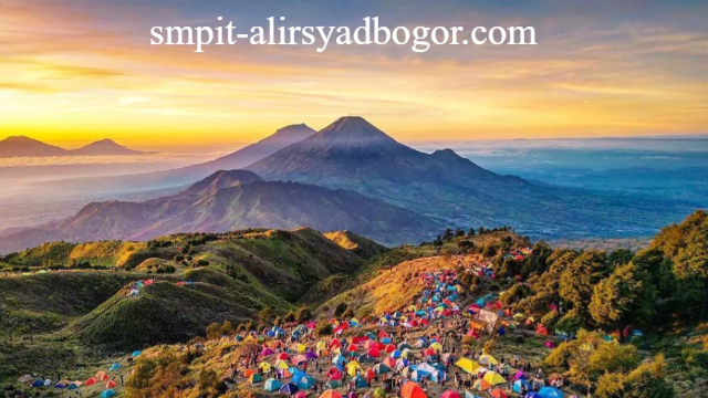 Gunung Tertinggi di Indonesia & Fakta Menariknya